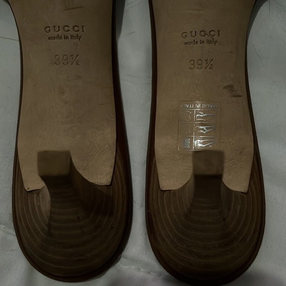 Beautiful Gucci kitten heel web stripe gently worn - Picture 3 of 4